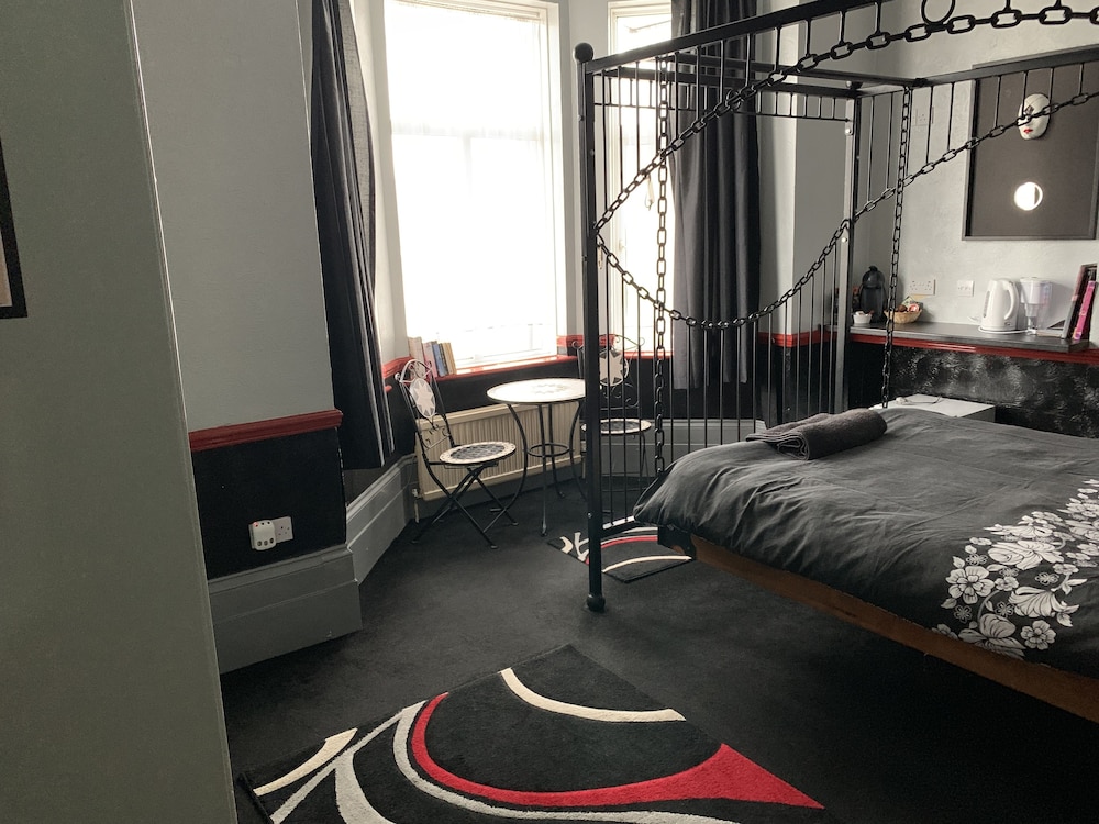 Double Room, 1 King Bed (Ankh) photo 1