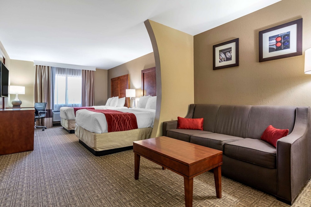 Suite (Double Queen) - Photo 1