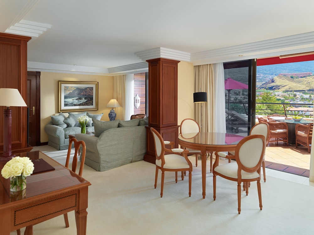 Suite (Michael Jackson), Balcony