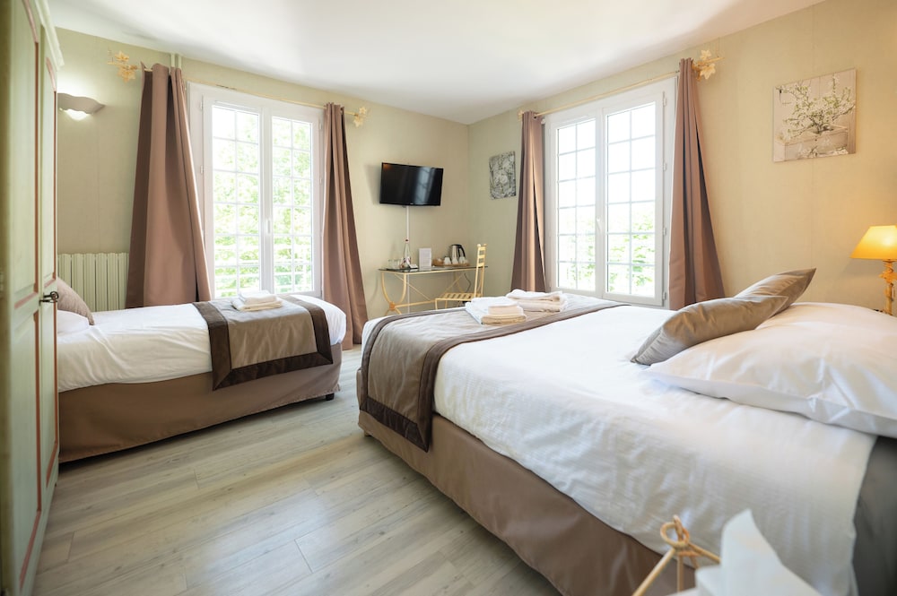 Basic Triple Room photo 1