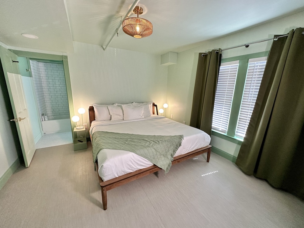 King Suite (Mojito) photo 2