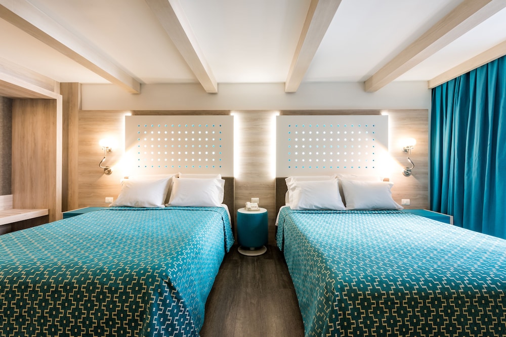 Master Suite Family photo 3