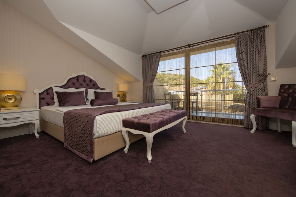 Luxury Double or Twin Room photo 2