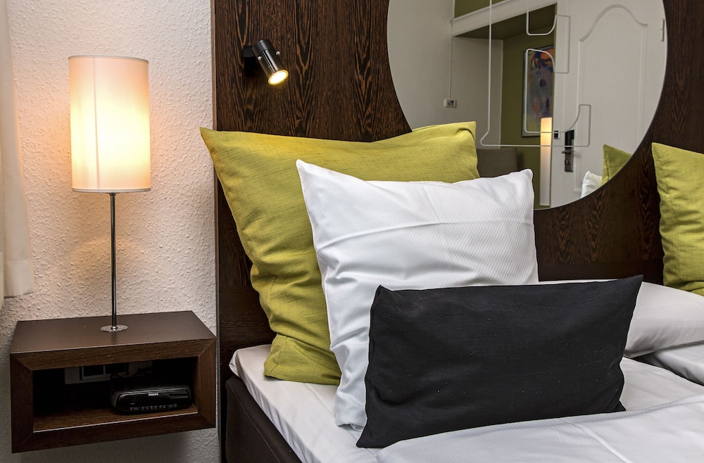 Standard Room, 2 Twin Beds photo 3