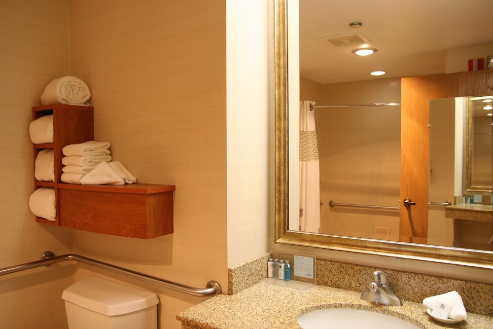 Room, 2 Queen Beds, Accessible, Non Smoking - Photo 1
