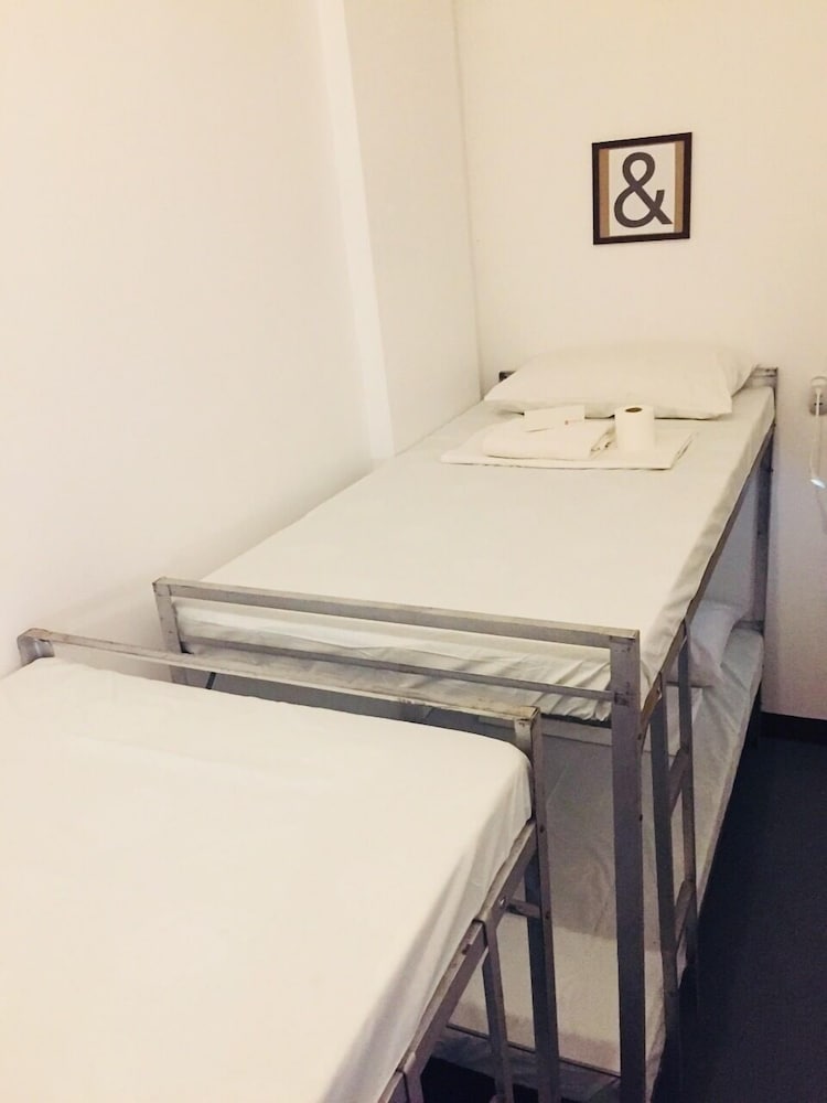 Economy Quadruple Room, Shared Bathroom photo 3