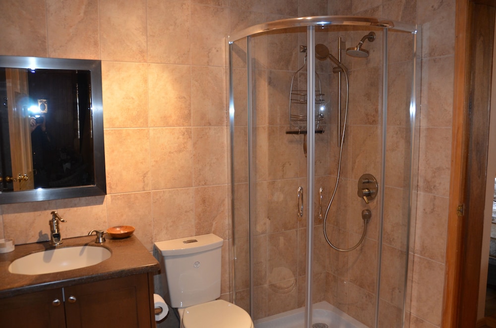 Room, 2 Queen Beds, Private Bathroom, Mountainside photo 2