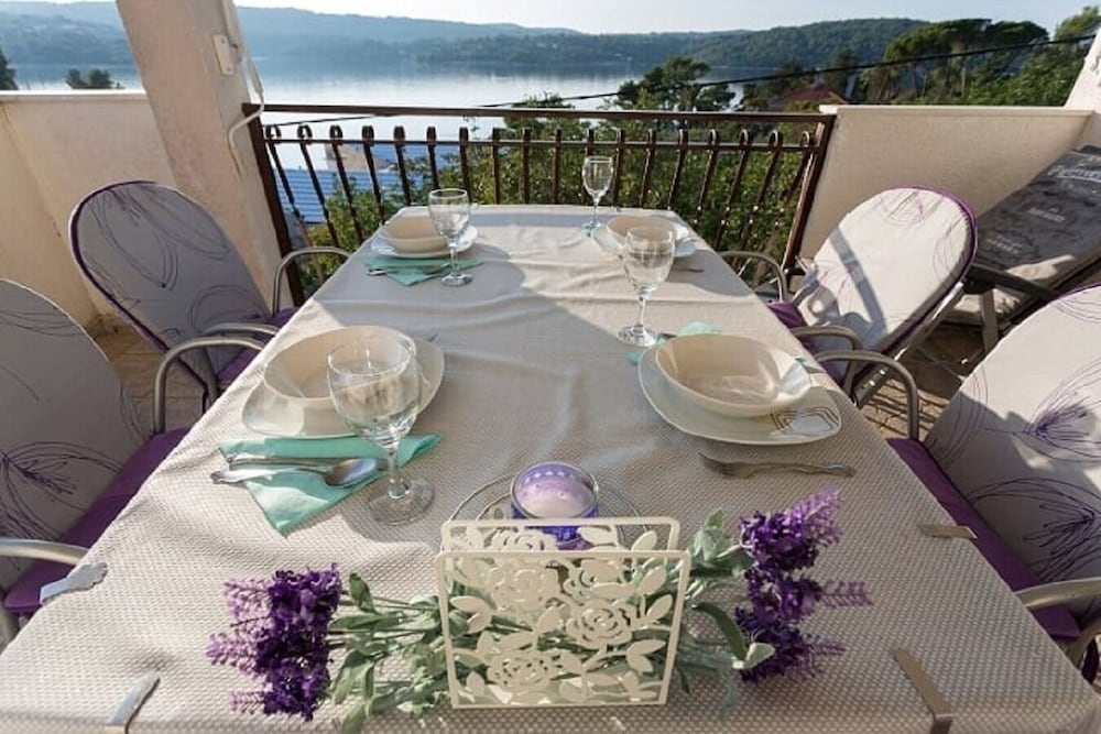 Apartment (Petra - 50 m from pebble beach - A1-g) photo 2