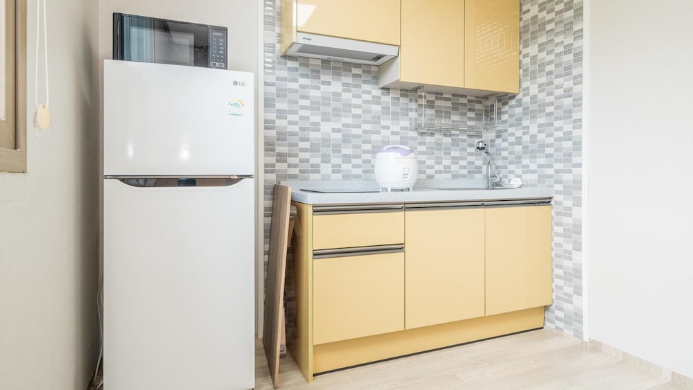 Basic Room, 1 Bedroom (Jeondudaechonma-eulbang) - Photo 4