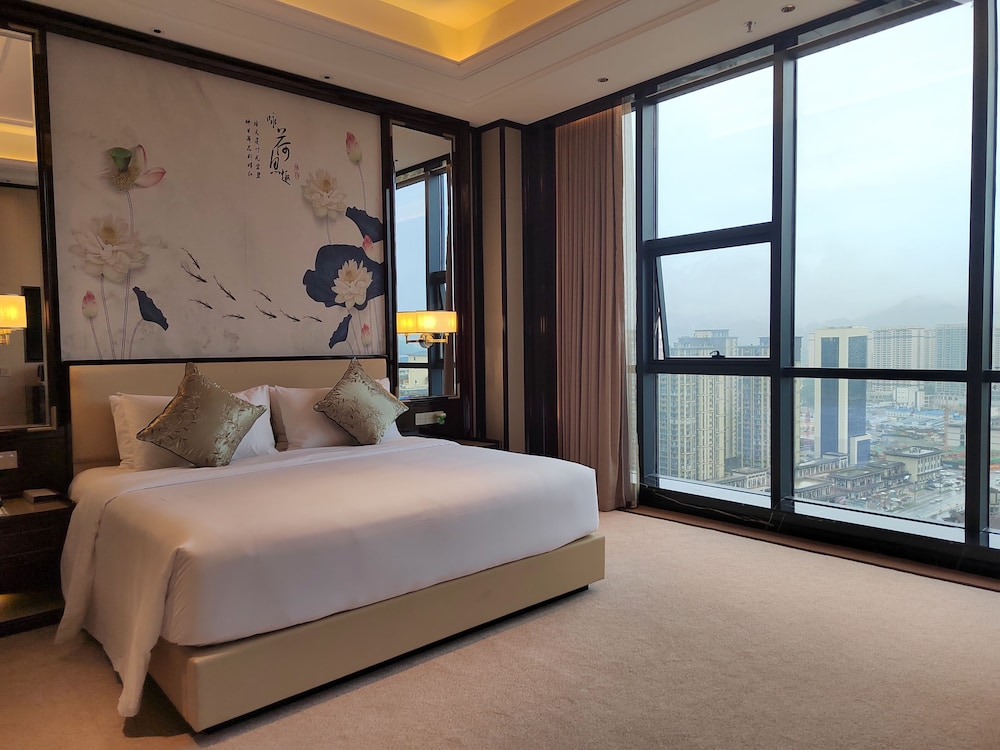Deluxe Suite (Club) - Photo 1