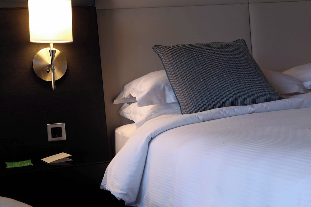 Deluxe Room, 2 Twin Beds, Smoking photo 1