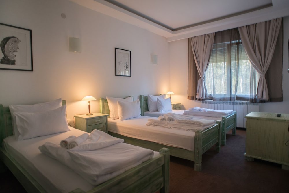 Standard Triple Room, 3 Bedrooms, Park View