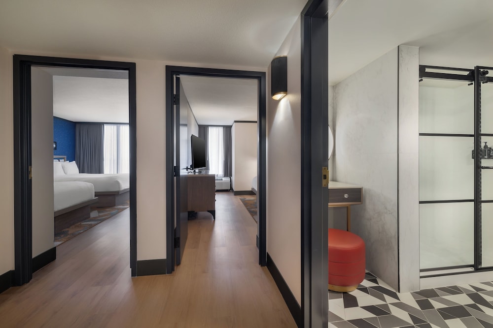 Suite, 2 Bedrooms photo 1