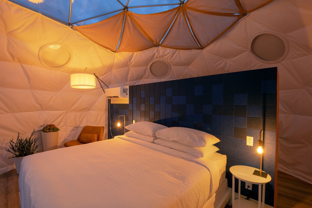 Glamping King Skylight Dome photo 3