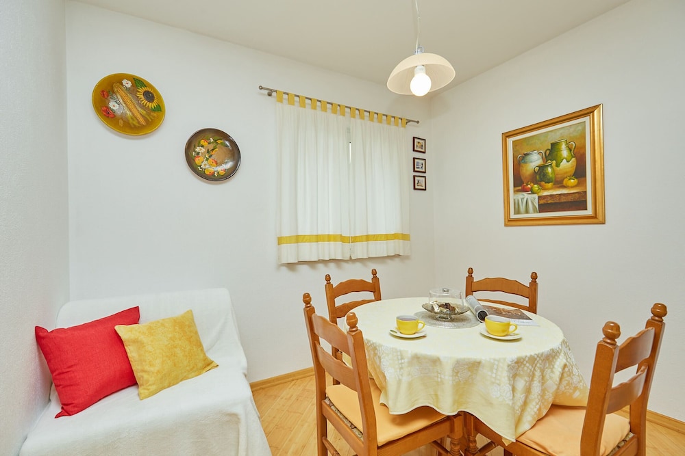 City Apartment, 1 Bedroom, Balcony photo 3
