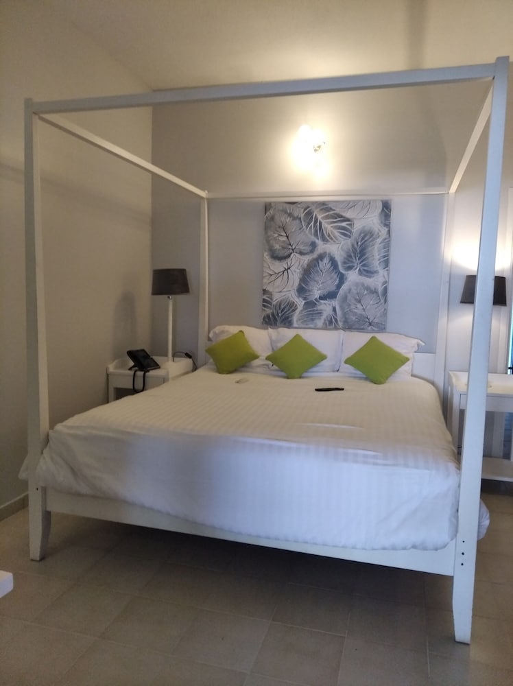 Double Room, 1 King Bed, Non Smoking, Sea View photo 1