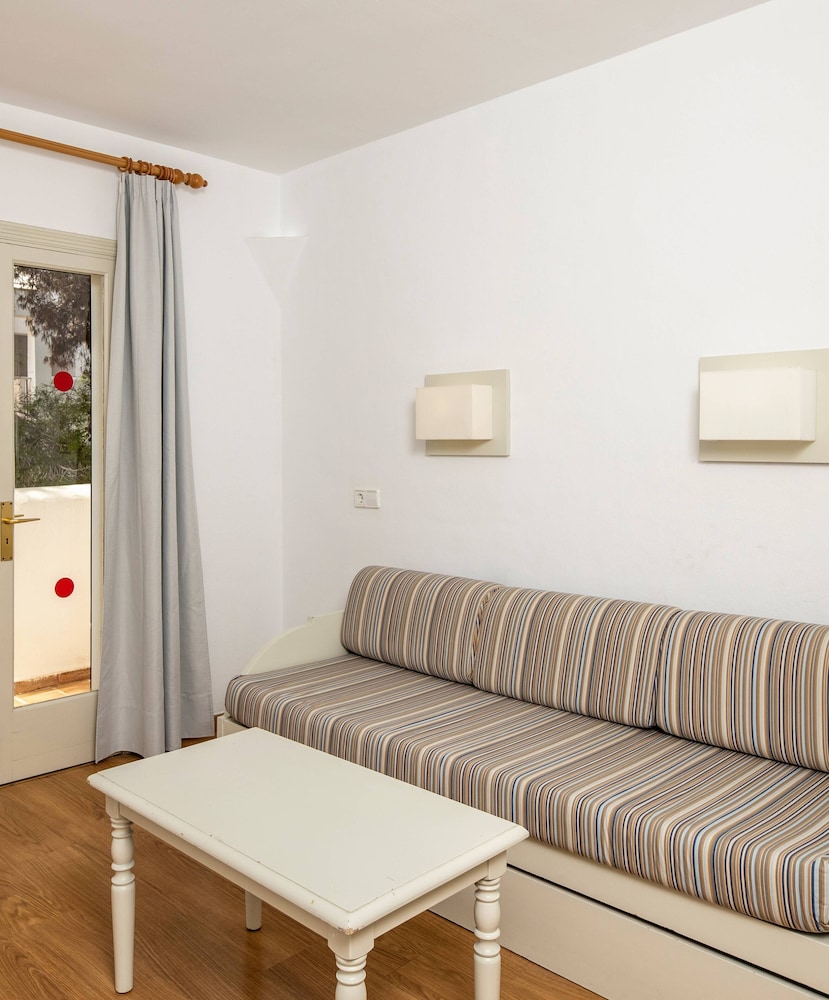 Basic Apartment, Terrace