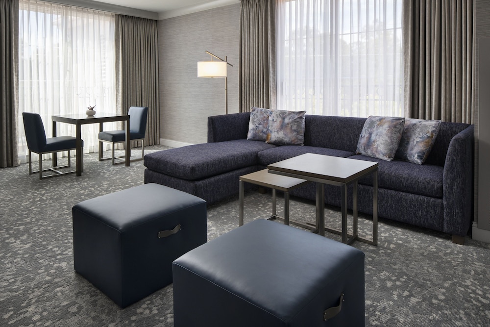Suite, 1 Bedroom - Photo 3