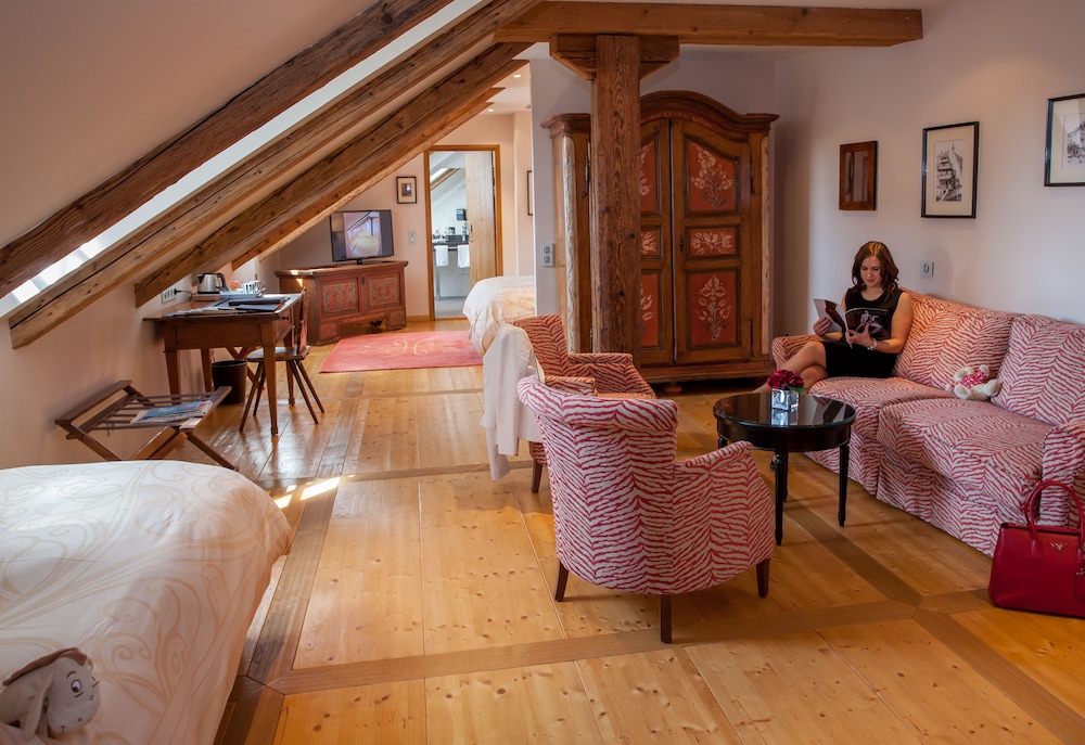 Deluxe Suite