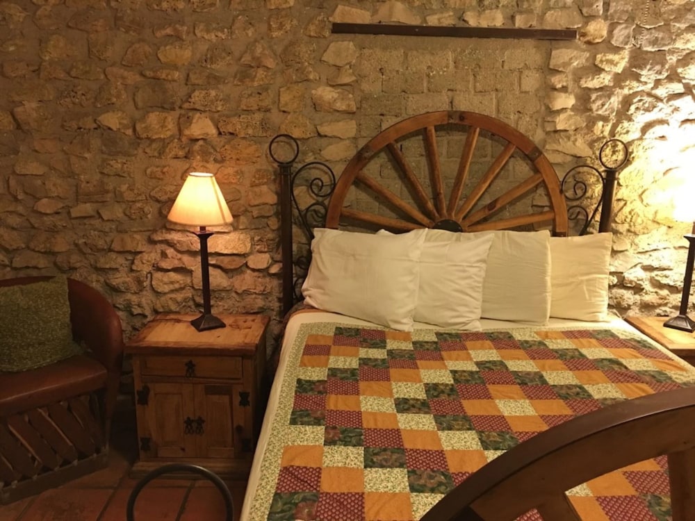 Room, 1 Queen Bed photo 2