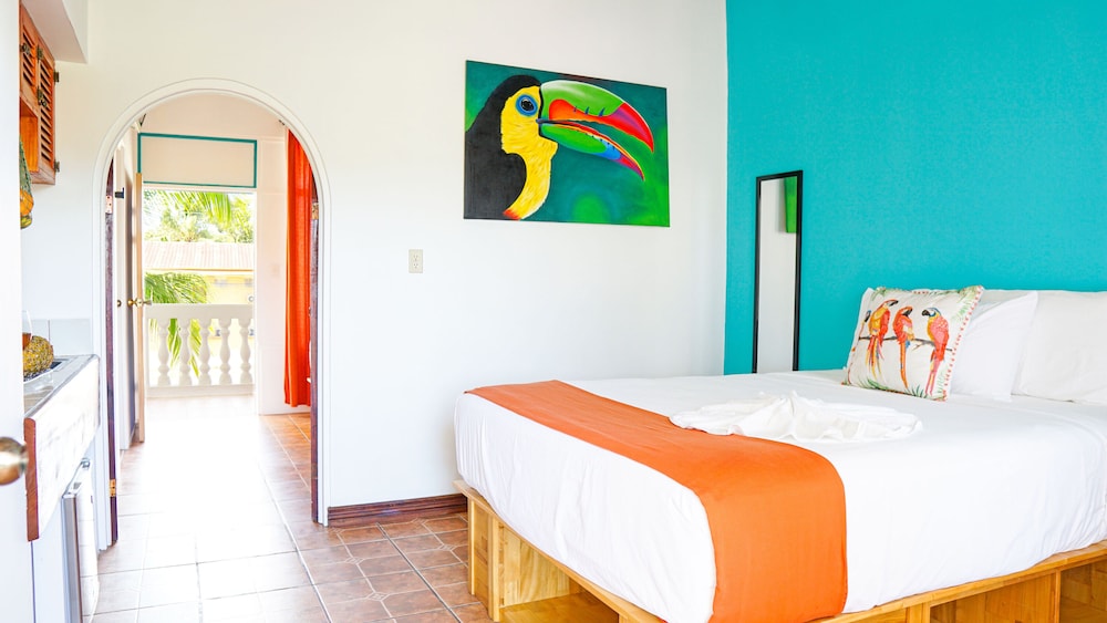 Classic Suite, 2 Queen Beds, Non Smoking, Kitchenette