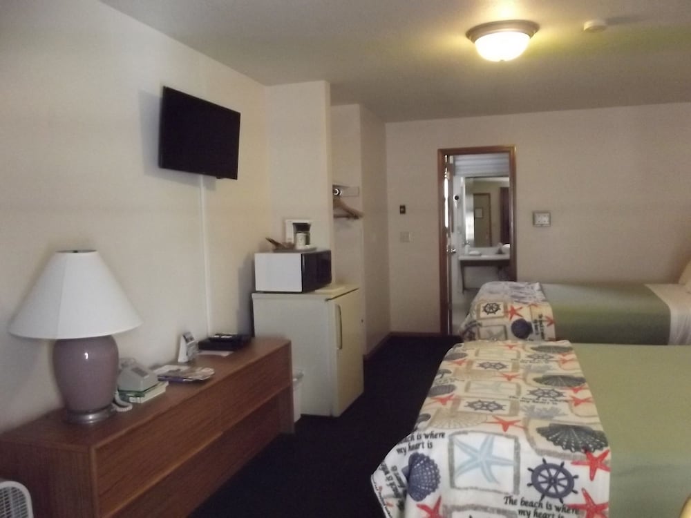 Traditional Room, 2 Queen Beds photo 2