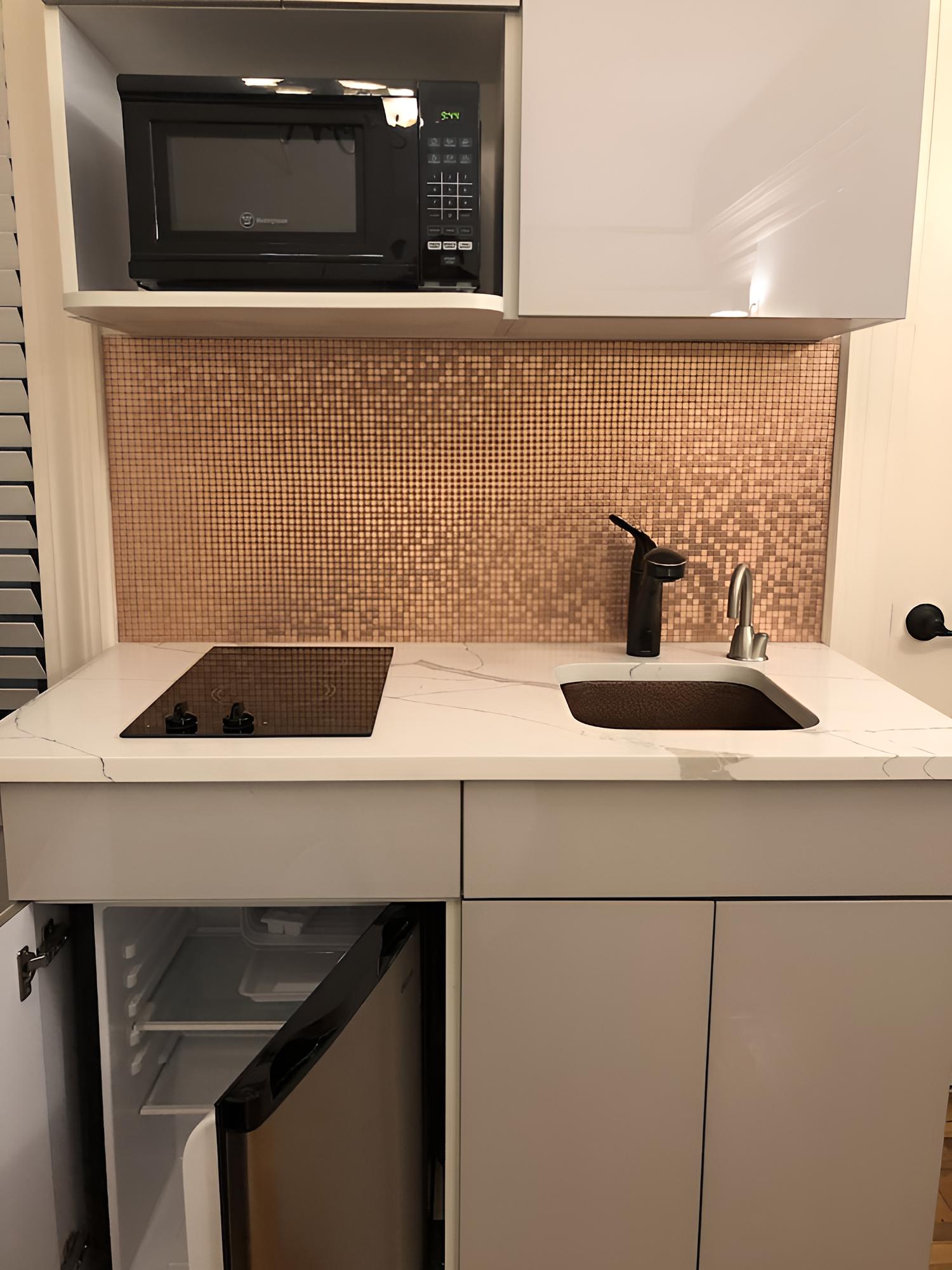 Standard Studio, 2 Queen Beds, Kitchenette, Ground Floor photo 2