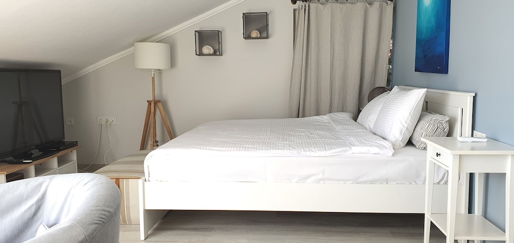 Executive Double Room, 1 Queen Bed, Balcony, Marina View photo 2