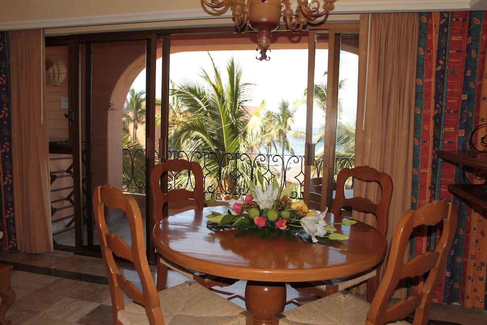 Suite, 1 Bedroom - Photo 3