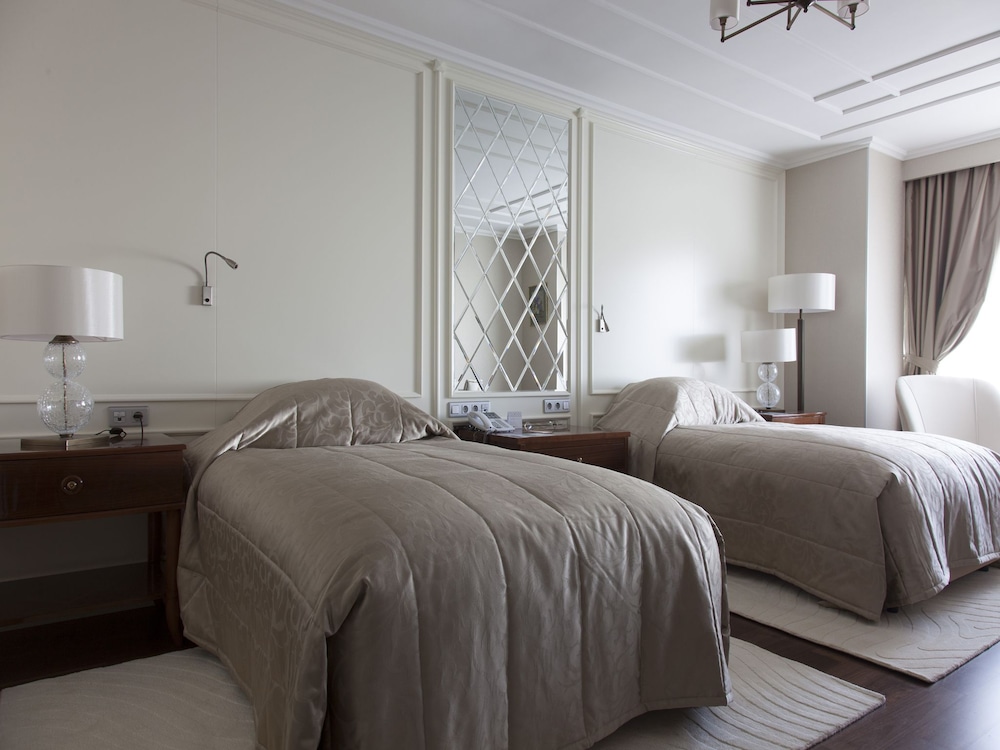 Deluxe Room, 2 Twin Beds - Photo 1