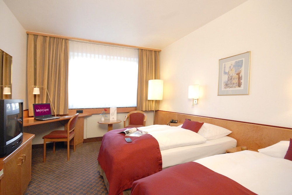 Standard Room, 2 Twin Beds - Photo 1