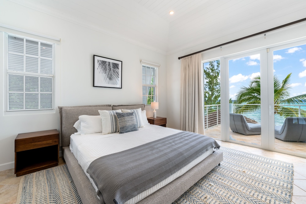 Exclusive House, 6 Bedrooms, Pool View, Beachside