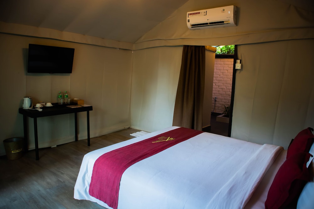 Glamping Tent - Photo 5