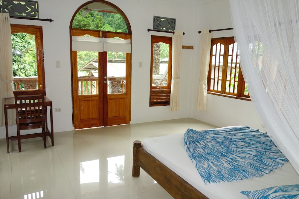 Standard Double Room, 1 King Bed with Sofa bed, Non Smoking photo 3