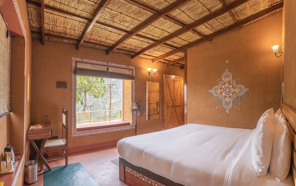 Traditional Room, Balcony, Mountain View