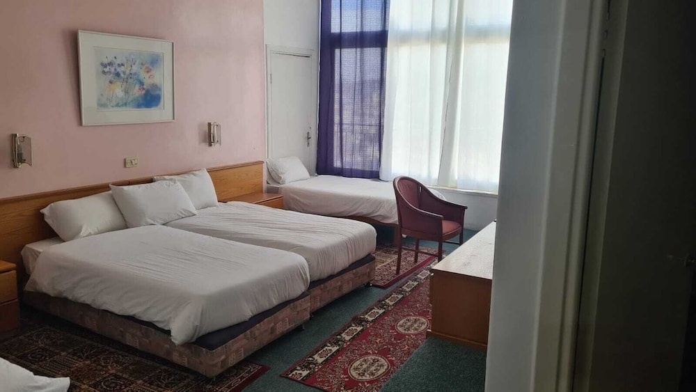 Triple Room, 3 Twin Beds photo 2