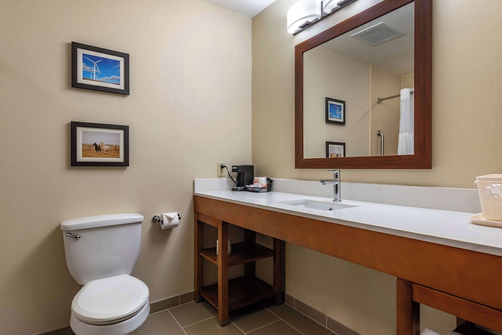 Room, Multiple Beds, Non Smoking - Photo 4