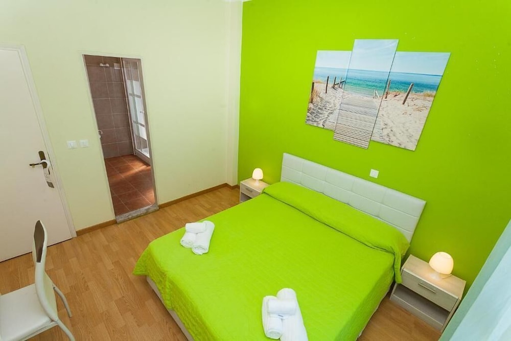 Family Room, 2 Bedrooms photo 3