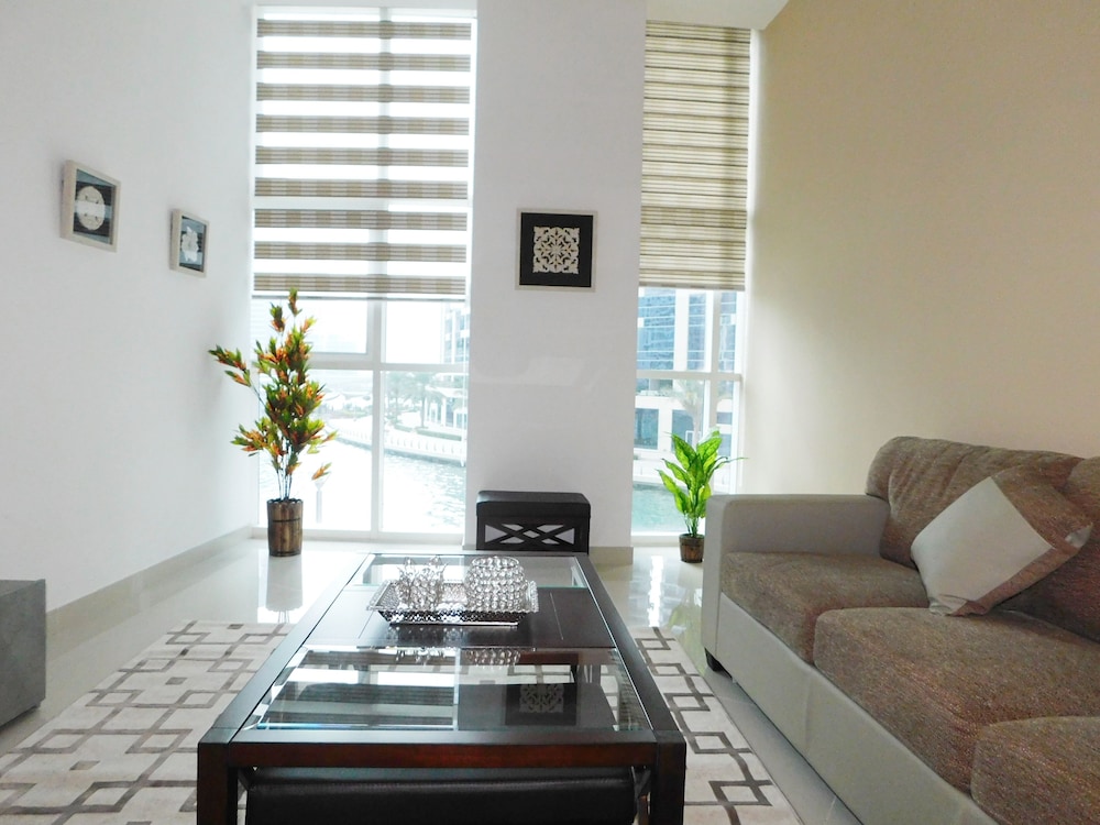 Apartment, 2 Bedrooms, Marina View, Ground Floor photo 2