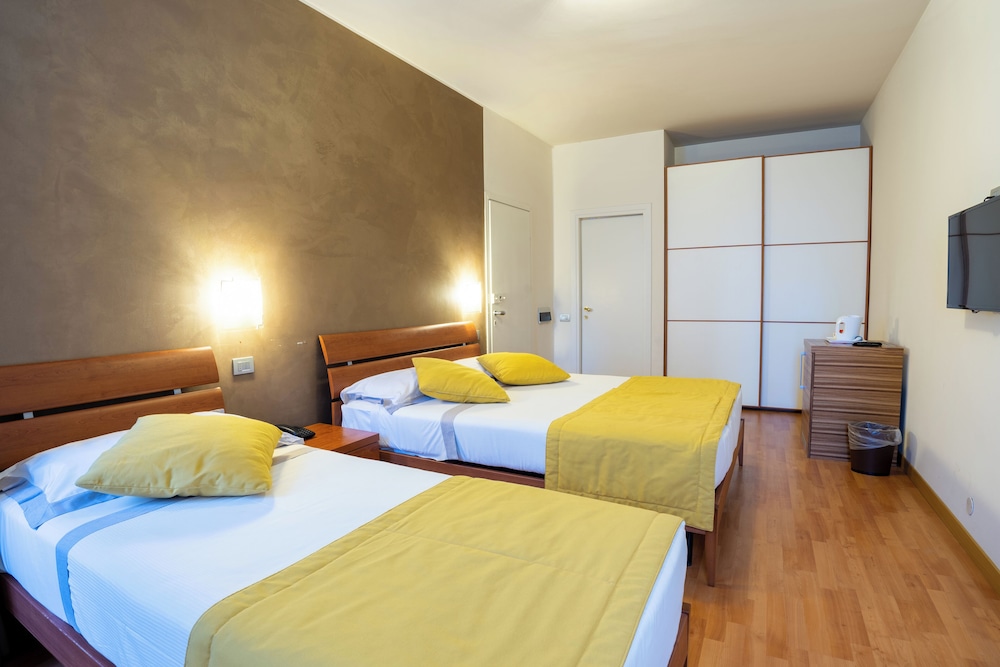 Standard Triple Room, Garden View