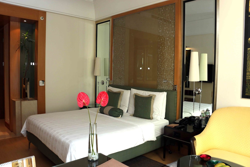 Superior Room, Pool View - Photo 3
