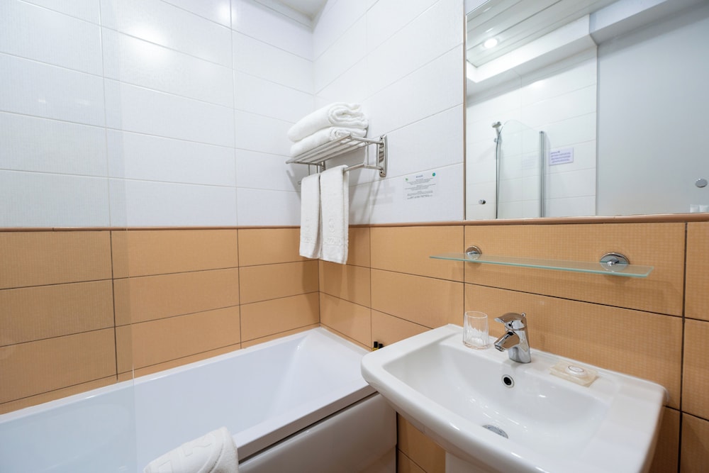 Deluxe Double Room - Photo 10