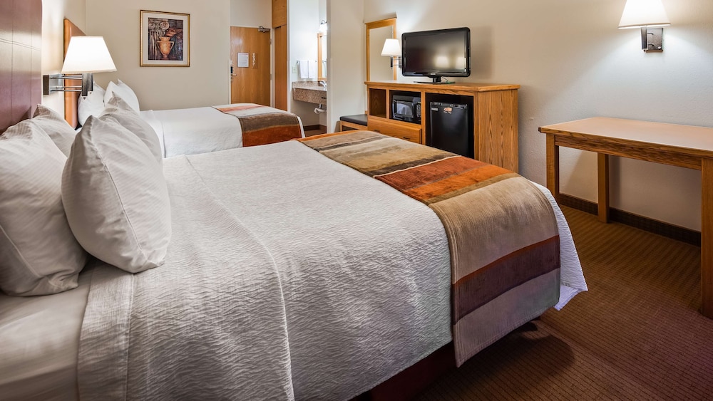 Standard Room, 2 Queen Beds, Accessible, Refrigerator & Microwave (Refrigerator & Microwave ) - Photo 2