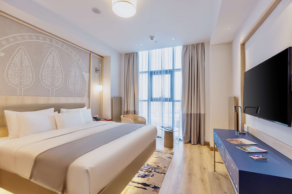 Deluxe Suite, 1 Bedroom - Photo 3
