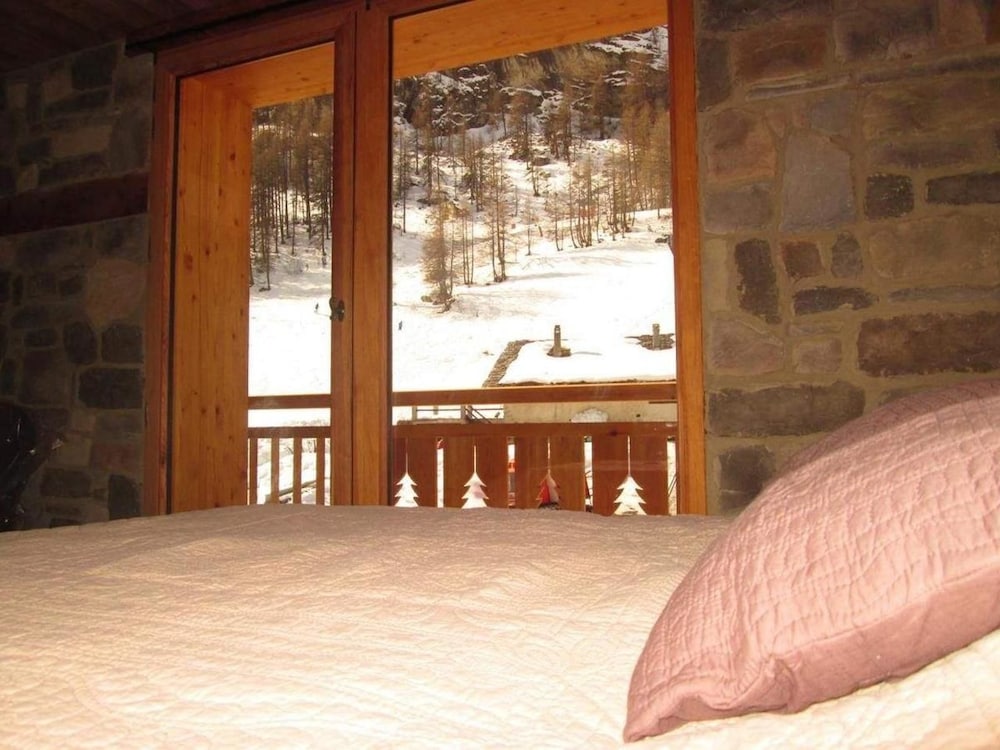 Room 2, double queen size, balcony, West photo 3