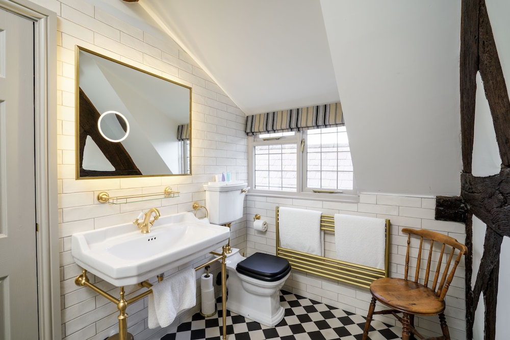 Executive Double Room with Ensuite - Photo 4