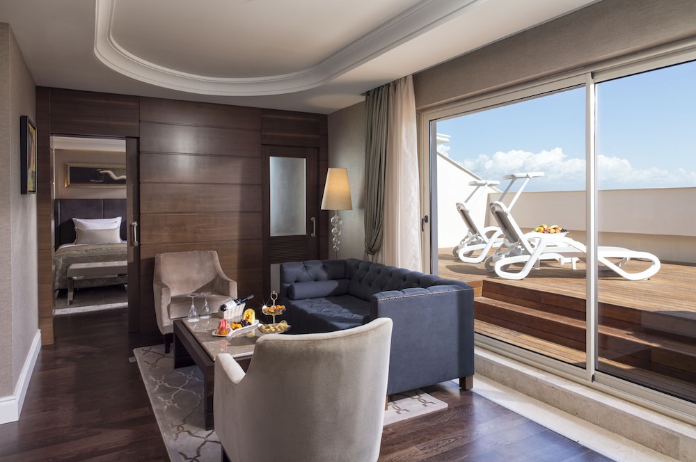 Deluxe Doppelzimmer, 1 Schlafzimmer, Nichtraucher, teilweiser Meerblick