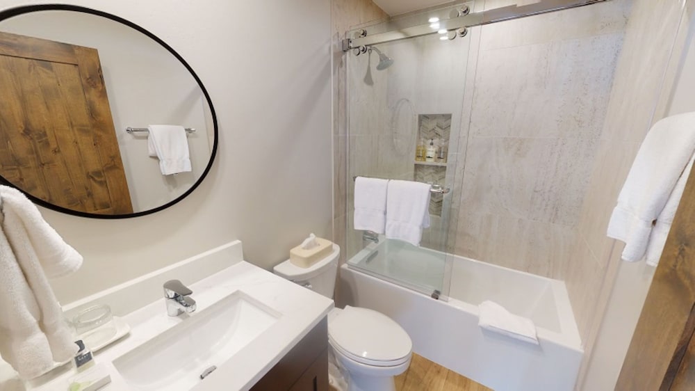 Room, 2 Bedrooms (Diamond Two Bedroom) - Photo 3