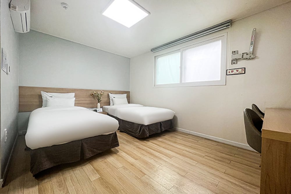 Executive Twin Room, City View photo 2