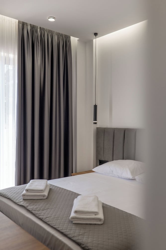 Deluxe Double Room, Partial Sea View photo 1